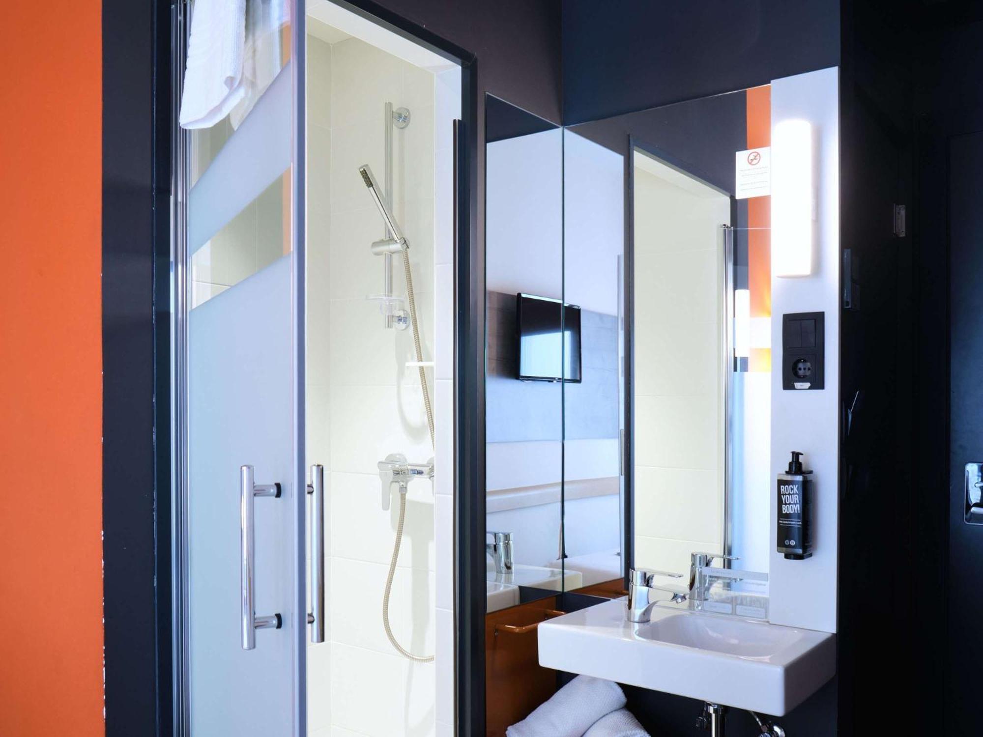Ibis Budget Bilbao City Bagian luar foto